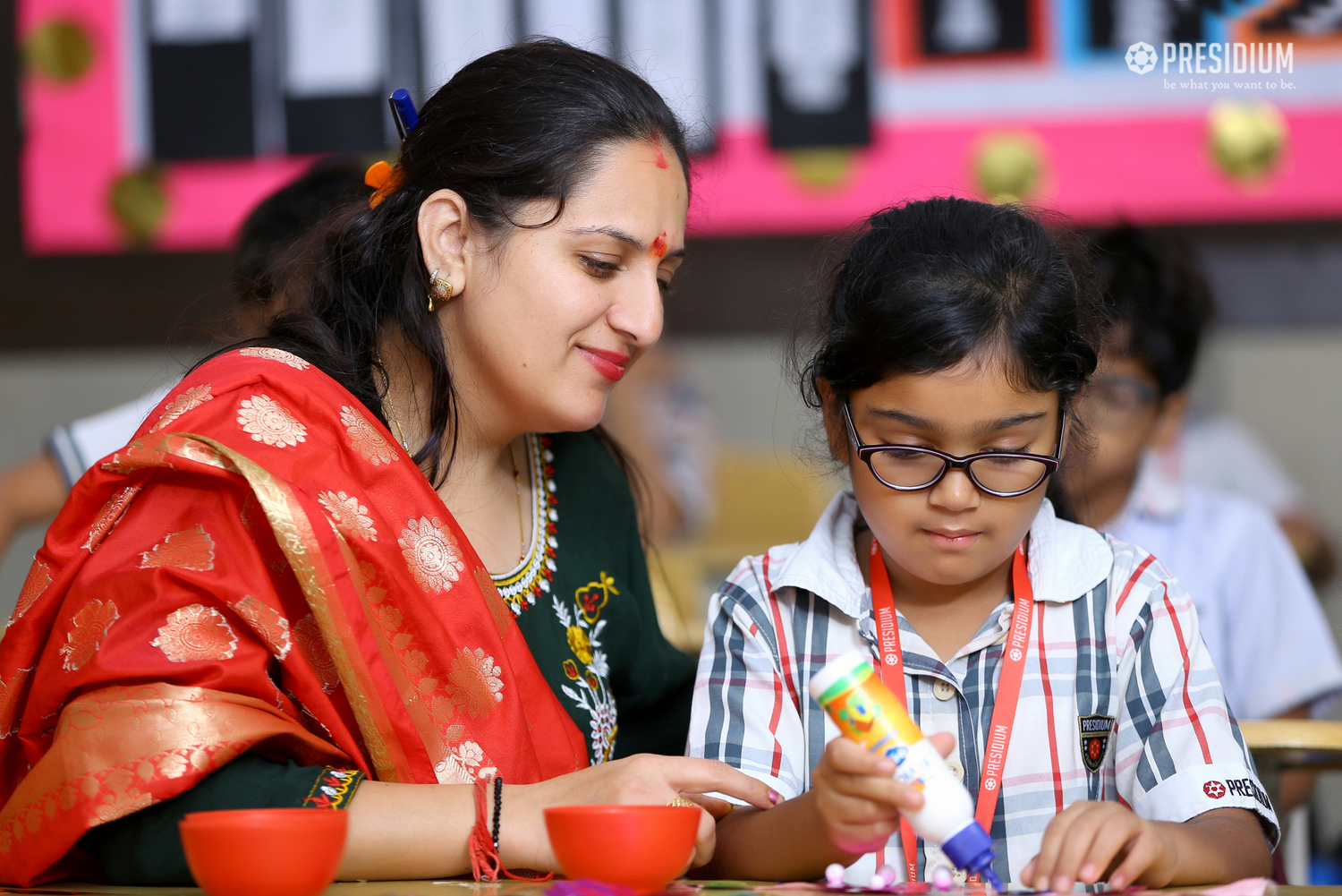 Presidium Gurgaon-57, PRESIDIANS WEAVE THE ESSENCE OF RAKHI WITH HEARTFELT JOY,PRESIDIUM GURUGRAM -57